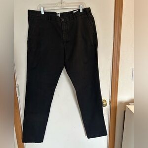 GAP 38 X 34 Slim Fit Black khaki pants